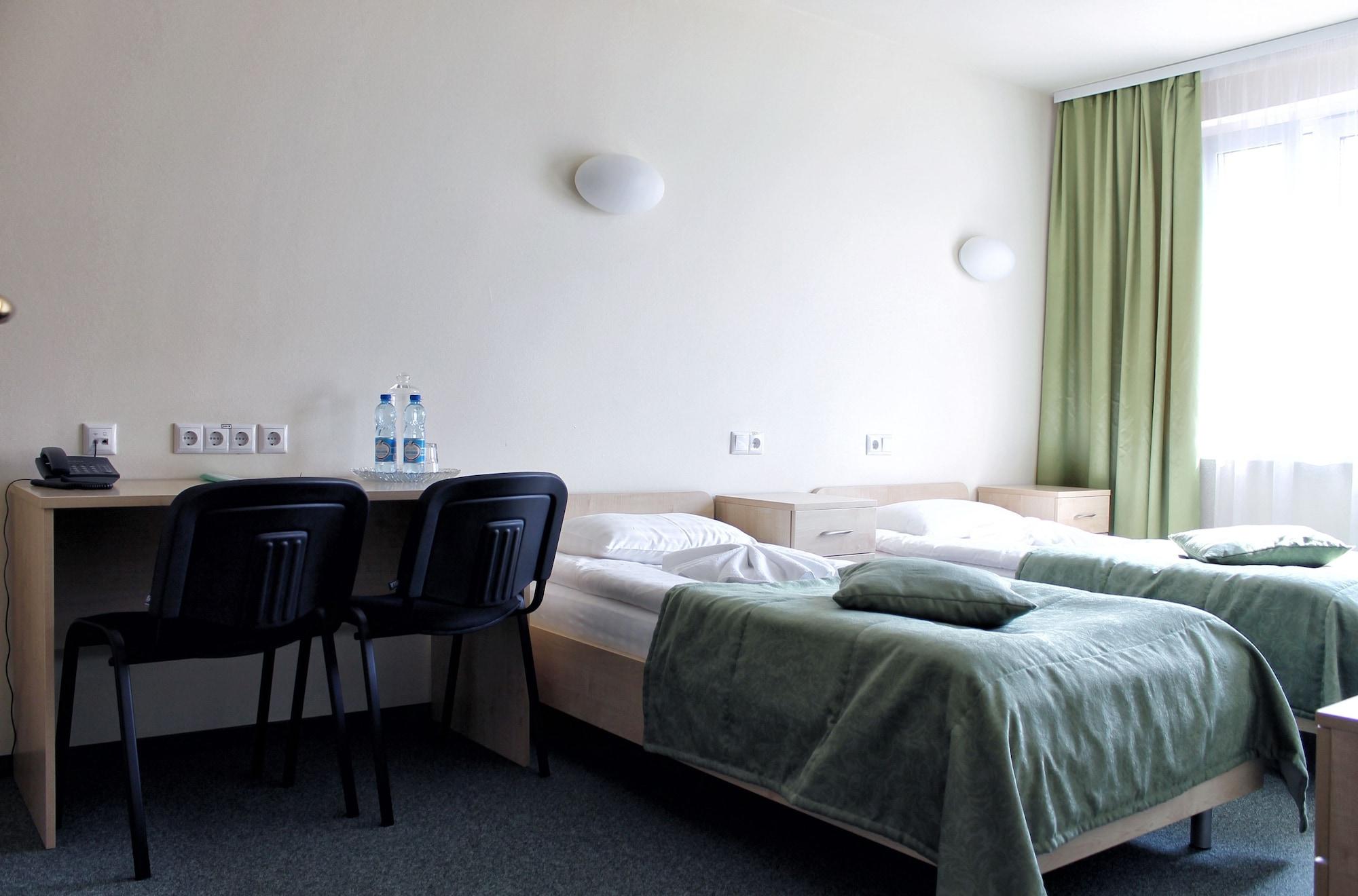 Sport Time Hotel Minsk Esterno foto