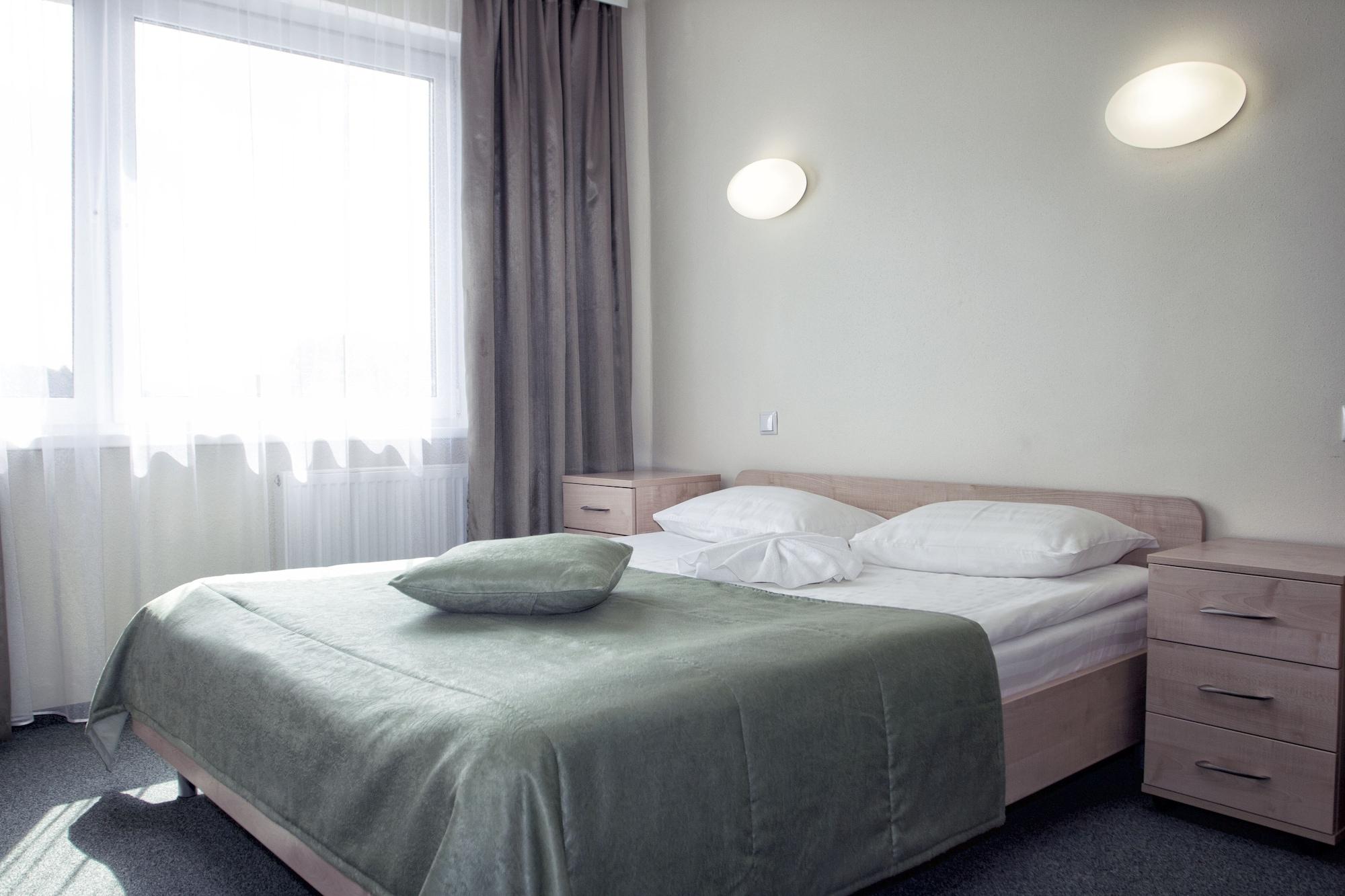 Sport Time Hotel Minsk Esterno foto