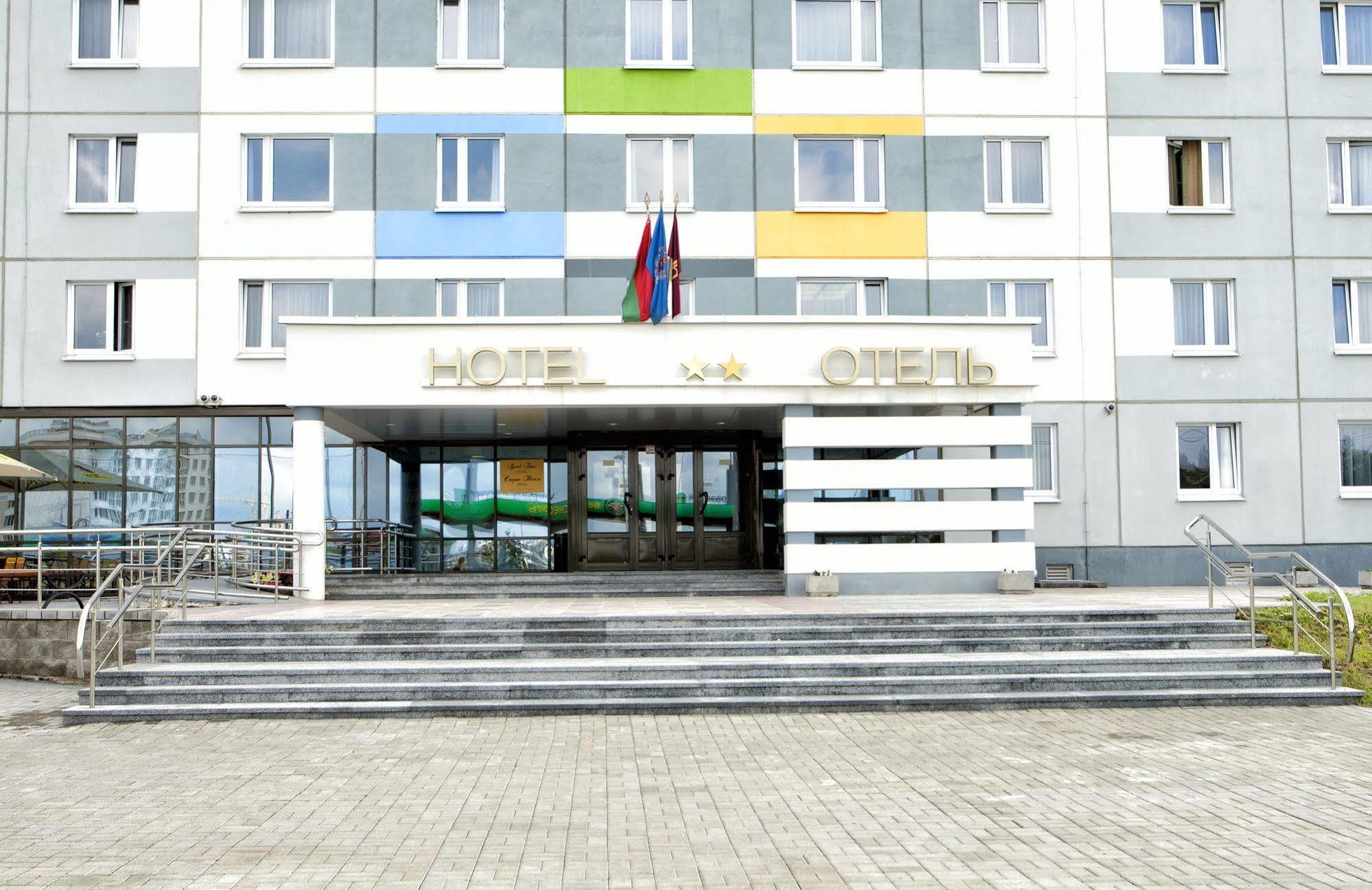 Sport Time Hotel Minsk Esterno foto