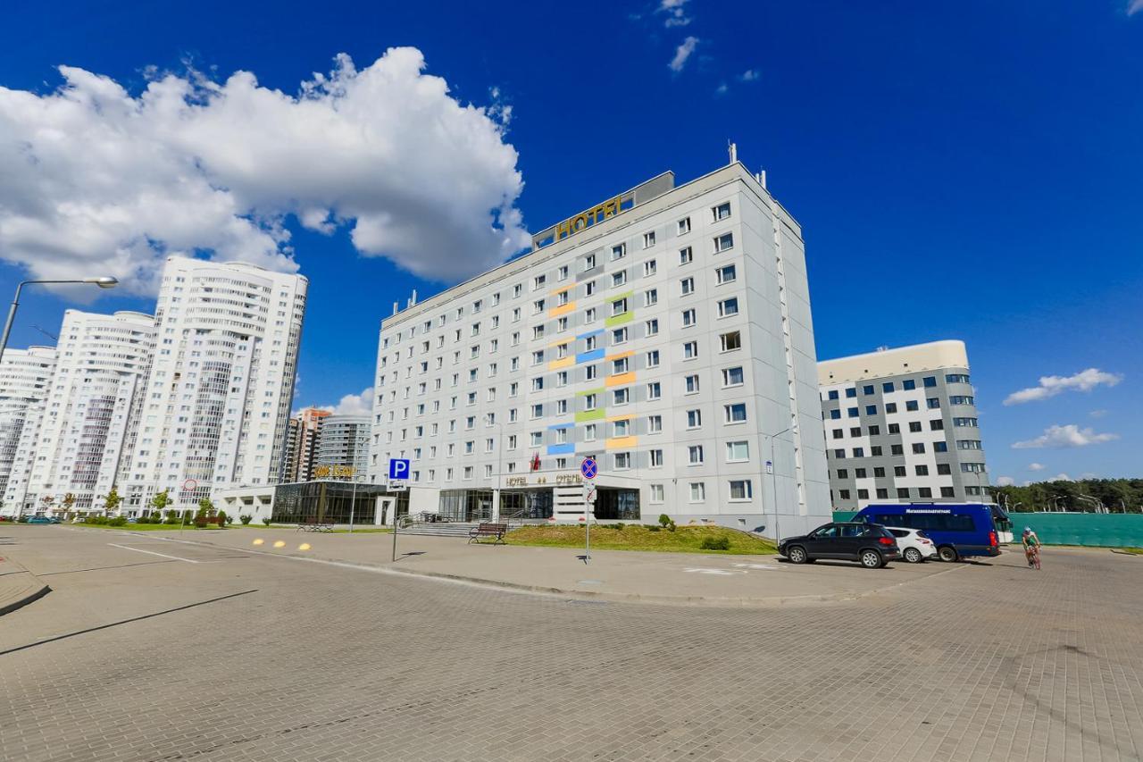Sport Time Hotel Minsk Esterno foto