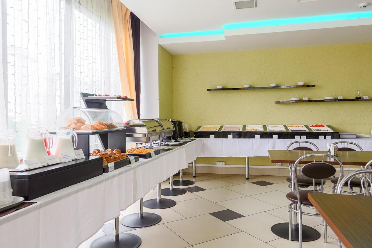 Sport Time Hotel Minsk Esterno foto