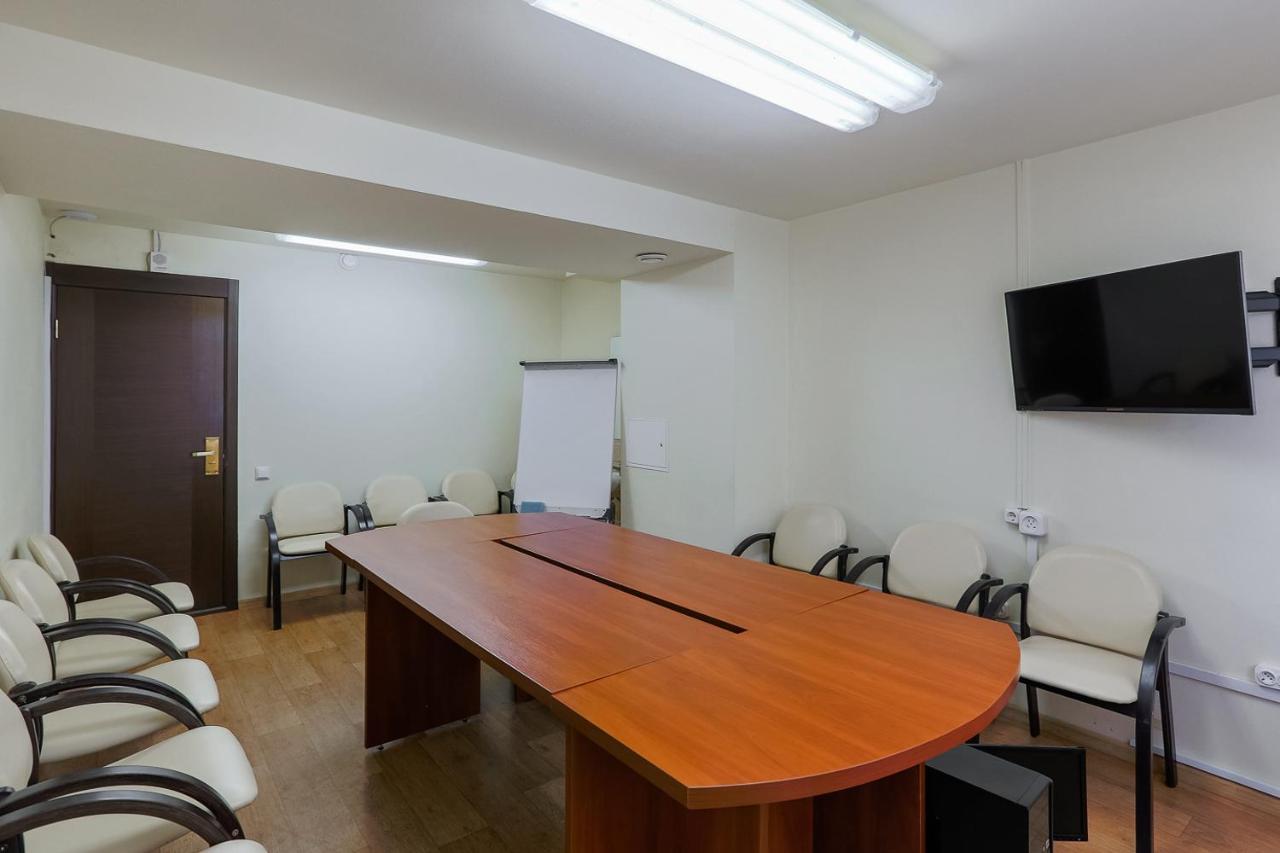 Sport Time Hotel Minsk Esterno foto