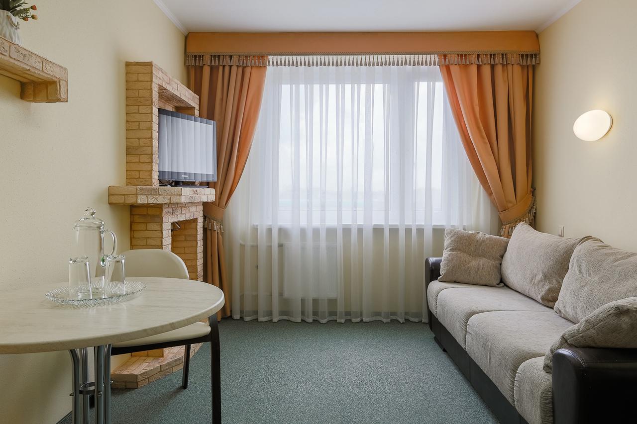 Sport Time Hotel Minsk Esterno foto