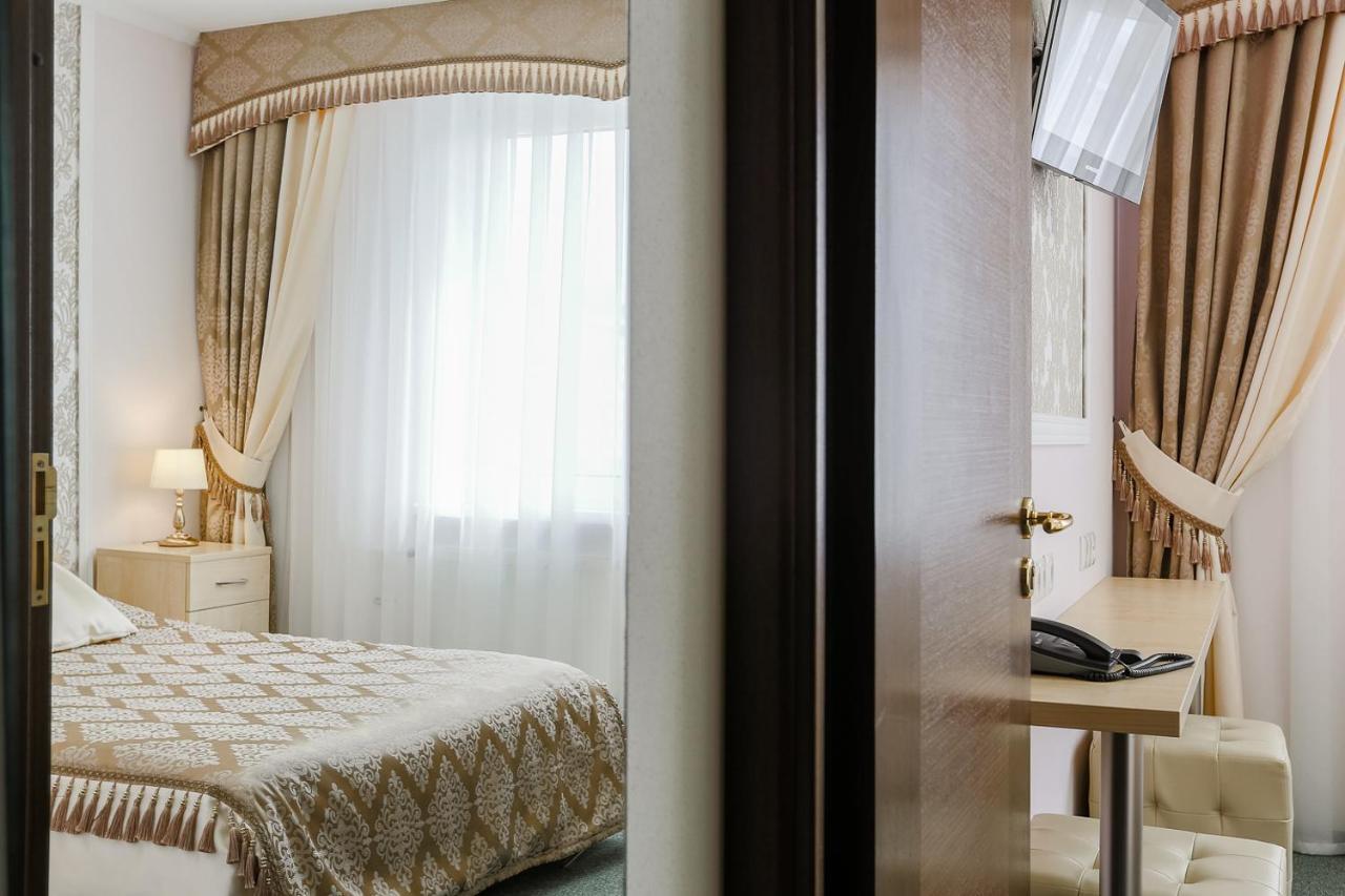Sport Time Hotel Minsk Esterno foto