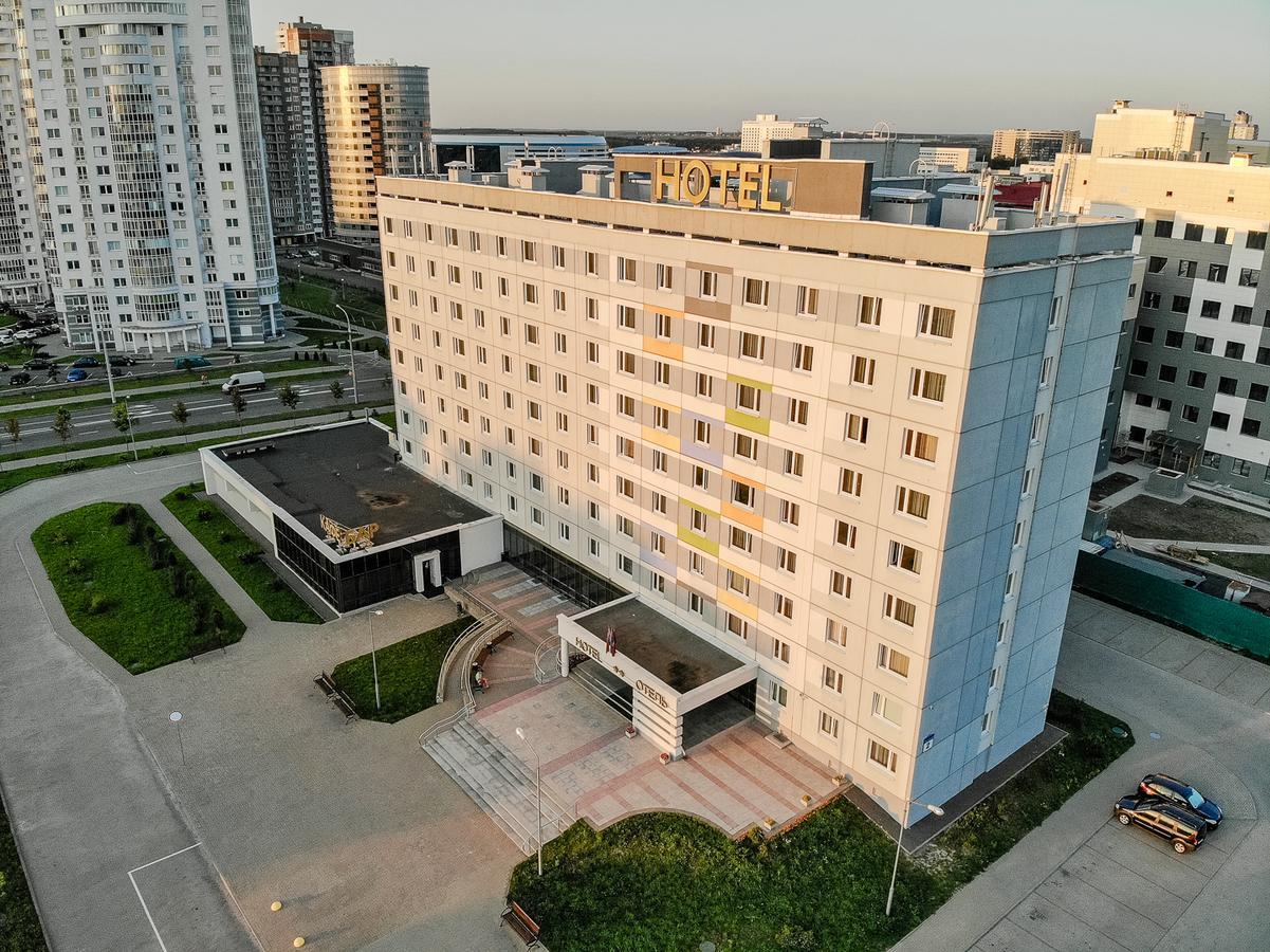 Sport Time Hotel Minsk Esterno foto